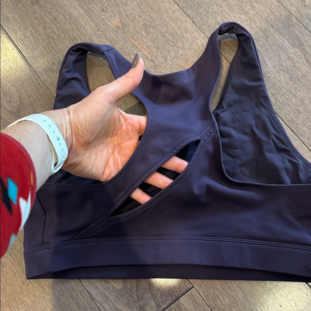 Peloton together we go far sports bra size large - Picture 4 of 4